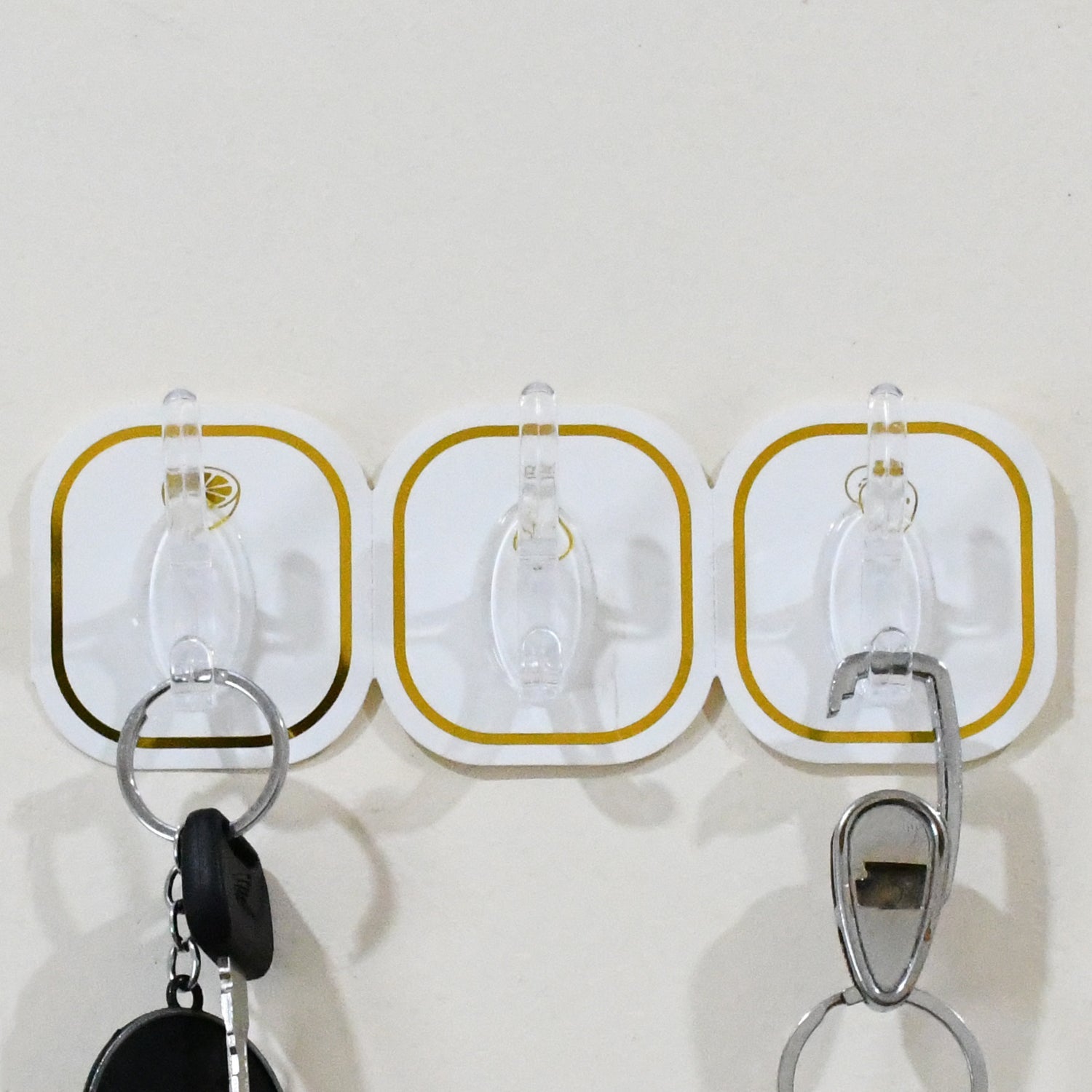 TRANSPARENT ADHESIVE WALL HOOK (6 PCS SET) TRANSPARENT ADHESIVE WALL HOOK (6 PCS SET)